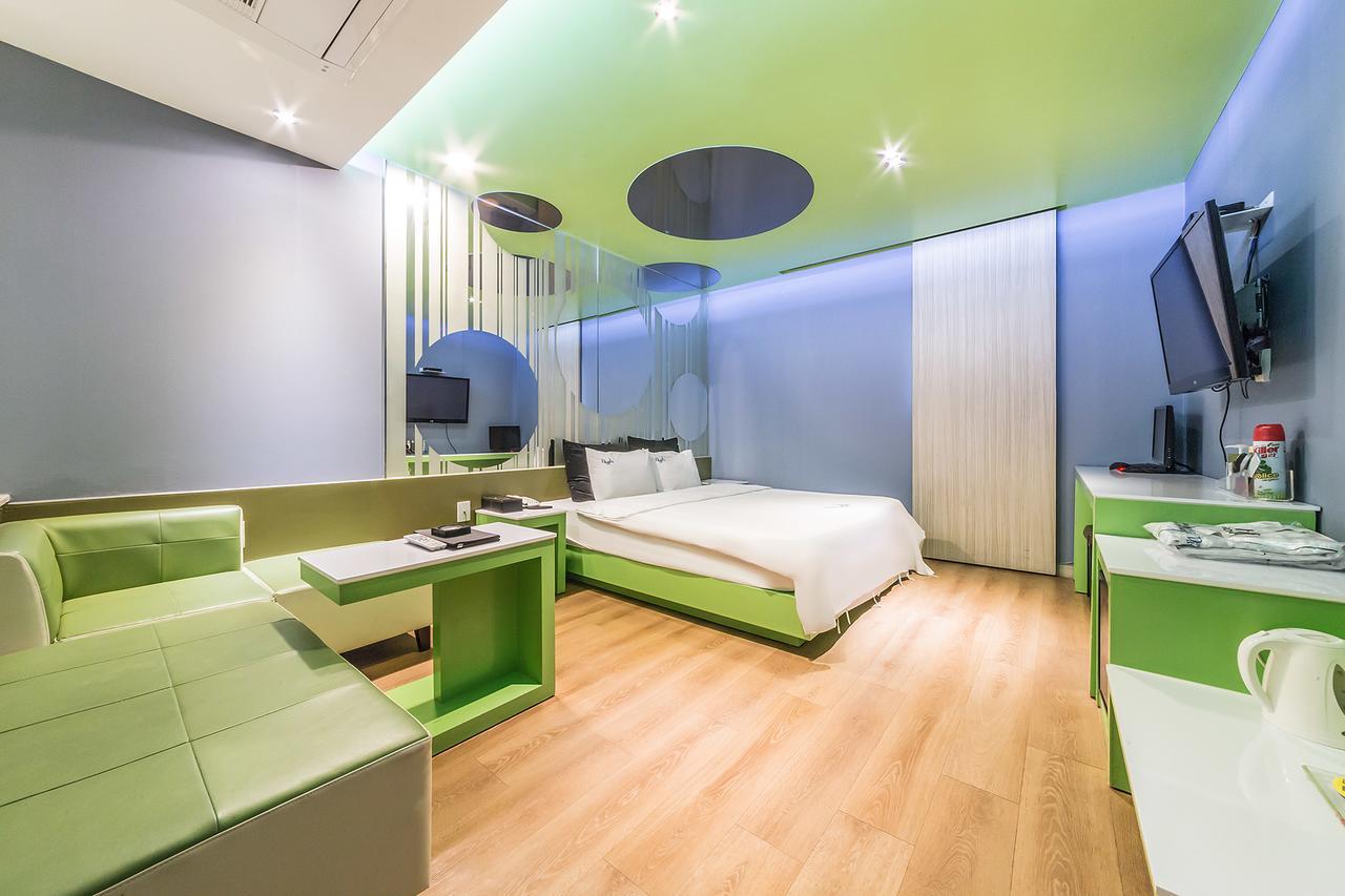Danube Hotel Σουγόν Εξωτερικό φωτογραφία
